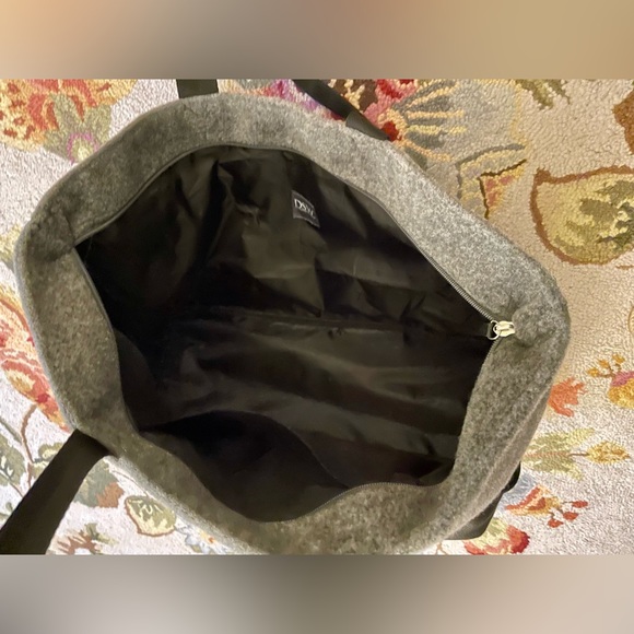 DSW Gray Wool Like Fabric/Faux Pebbled Leather Weekender Bag OS - Picture 6 of 7